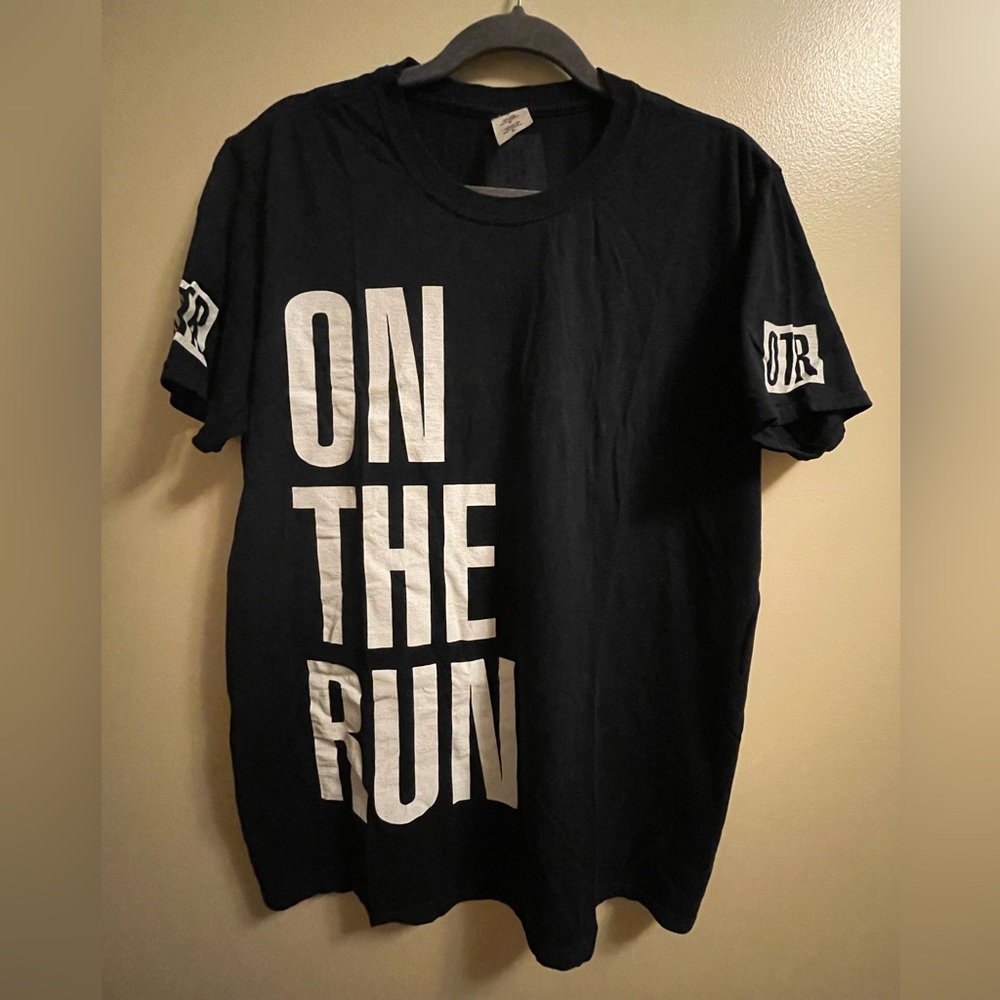 On the Run I Concert Tee- Jay Z + Beyoncé authentic!